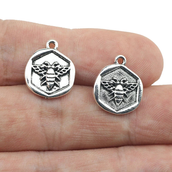 10piece/lot 13*16mm Square Charms Small Bee Pattern Pendant Tag Antique Silve DIY Jewelry Making Finding Decoration