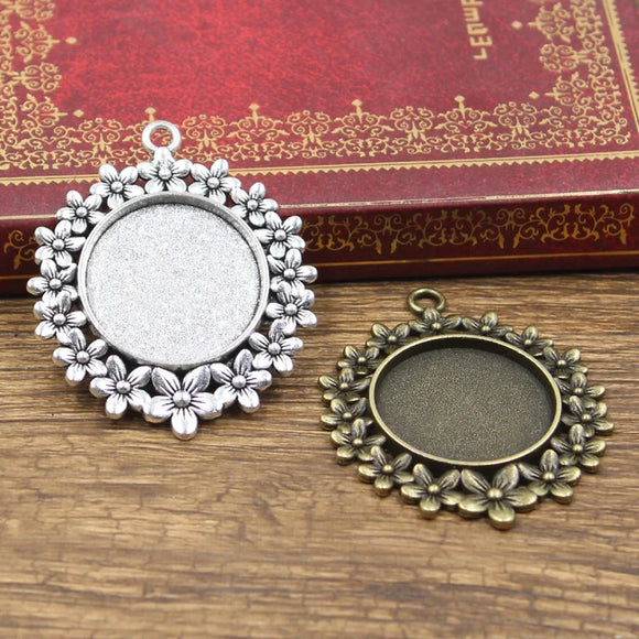 2pcs Fit 25mm Round Flower Glass Cabochon Base Setting Hot Antique Bronze Silver Color Color Pendant Tray For Jewelry DIY Making