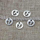 30Pieces/lot 11x11mm Antique Silver Color Baby Feet Round Charms Cute Pendant DIY Handcraft Jewelry