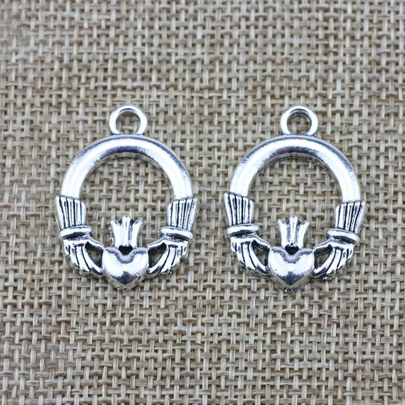 6Pieces 22*29mm Mixed Alloy Antique Silver Color Heart Hands Charms Keychain Pendant Accessory For DIY Jewelry Making