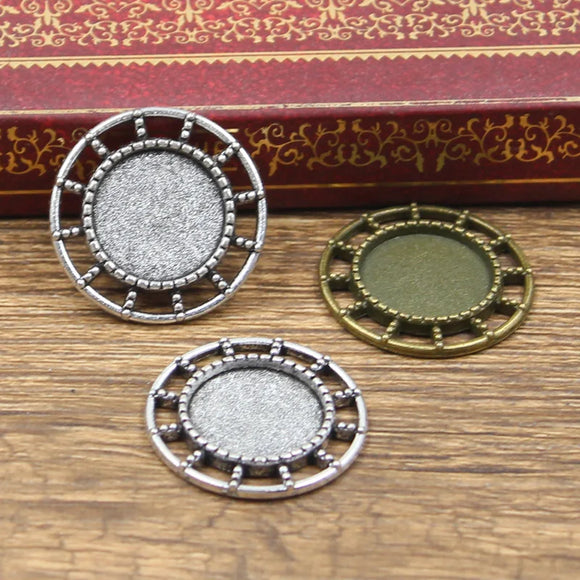 10pcs Fit 14mm Round Glass Cabochon Base Setting Hot Antique Bronze Silver Color Color Pendant Tray For Jewelry DIY Making