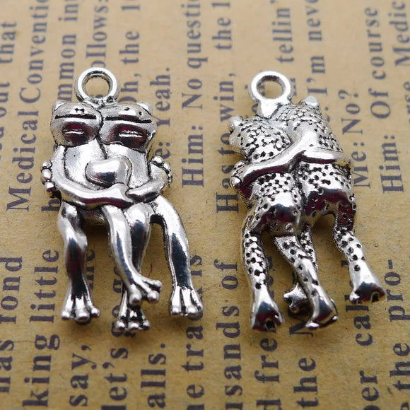 10Pcs 10*23mm Silver Color Love Frog Animal Charms Necklace Earring Pendant Accessory Charms For DIY Jewelry Making