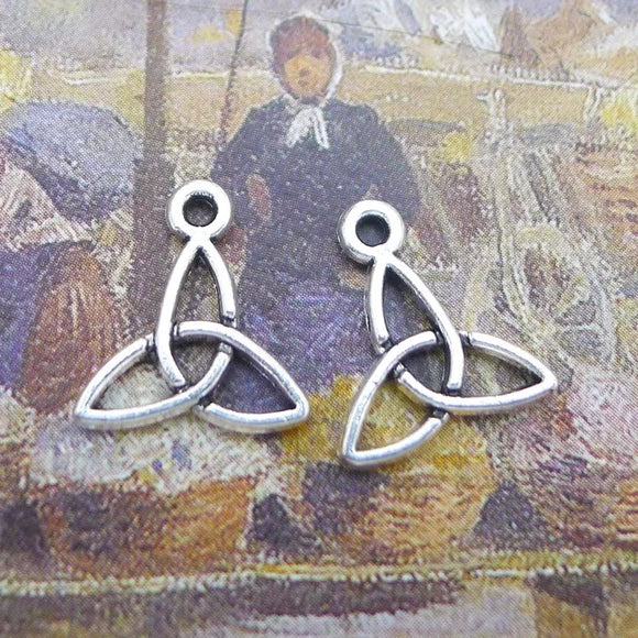 40Pieces 13*14mm Mixed Alloy Antique Silver Color Triquetra Symbol Lucky Charms Pendant Accessory For DIY Jewelry Making