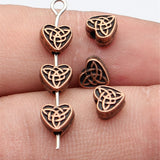 40 cuentas de corazón con nudo celta de color bronce antiguo de 5,5 x 6,5 mm para hacer joyas.