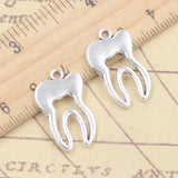 10 Uds. De dijes de dientes de 24x15mm, colgantes de Color plata tibetana, fabricación de joyería antigua, artesanía hecha a mano DIY
