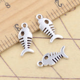 30 Uds. De dijes de hueso de pescado, 18x7mm, colgantes de Color plata tibetana, fabricación de joyería antigua, artesanía hecha a mano DIY