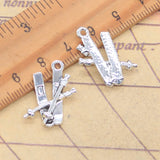 10 Uds. De dijes para esquí, Snowboard, 23x20mm, colgantes de Color plata antigua, fabricación de joyería tibetana hecha a mano DIY