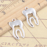 10 Uds. De dijes de dientes de 24x15mm, colgantes de Color plata tibetana, fabricación de joyería antigua, artesanía hecha a mano DIY