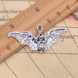 10 Uds. De dijes de murciélago de Halloween, 23x49mm, colgantes de Color plata antigua, joyería tibetana hecha a mano DIY