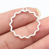 20pcs 30x28mm 5 Colors Openwork Flower Border Charms For DIY Jewelry Making