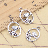 Colgantes de pájaro de pie en ramas, Color plata tibetana, fabricación de joyas antiguas, artesanía hecha a mano, 18x12mm, 30 piezas