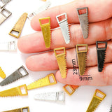 Lote de 15 colgantes pequeños de aleación de metal con forma de sierra de 9x28 mm para hacer joyas, manualidades hechas a mano.