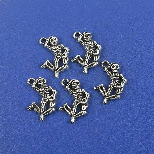 16pcs Tibetan silver skull man charms h0821