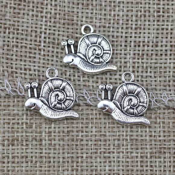 10Pieces/lot 15*16mm Alloy Cute Animal Snail Charms Antique Silver DIY Keychain Neckalce Pendant Accessory G1629