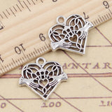 10pcs Charms Heart Hand 20x20mm Tibetan Silver Color Pendants Antique Jewelry Making DIY Handmade Craft
