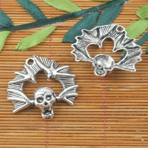 4pcs tibetan silver tone flying skull pendant charms X0267