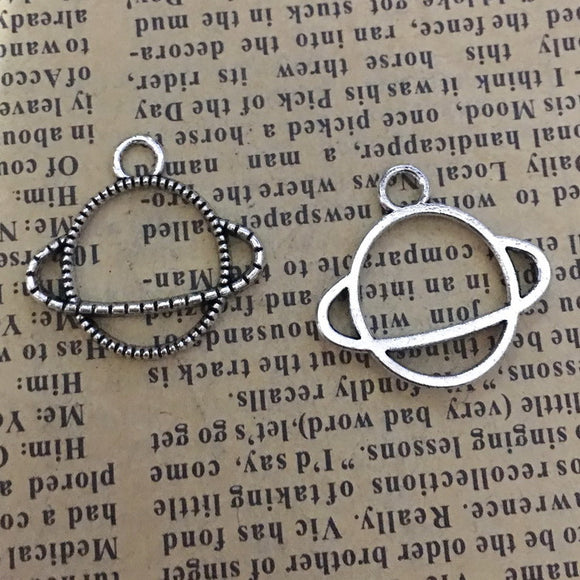 15 Pieces 21*22mm Mixed Alloy Antique Silver Color Pretty Planet Charms Bracelet Pendant Accessory For DIY Jewelry Making