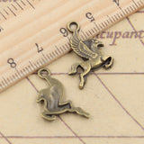 20 piezas de dijes de caballo volador de Pegaso, 20 x 15 mm, colgantes de color plata y bronce tibetano, joyería antigua, artesanía hecha a mano. 