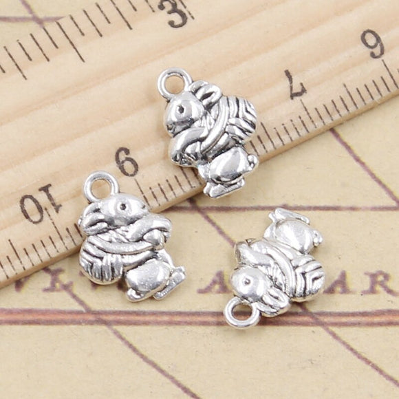 20pcs Charms Rabbit Holding Carrot 15x11mm Tibetan Silver Color Pendants Antique Jewelry Making DIY Handmade Craft