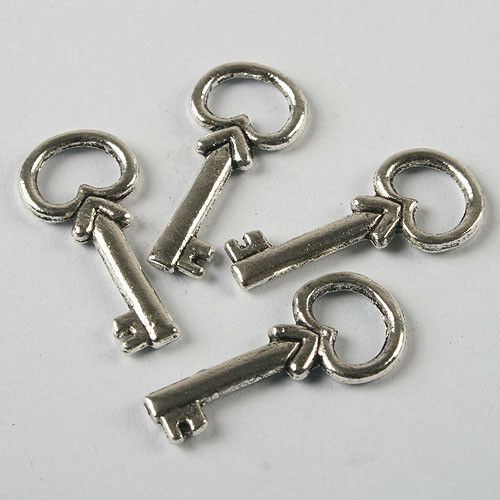 30pcs dark silver tone key design charm h3461