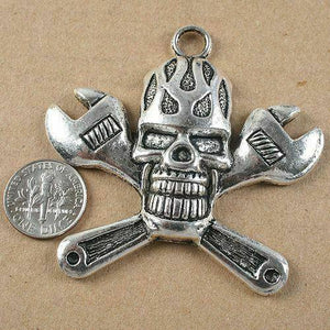 2pcs dark silver tone Wrench skull pendant h3560