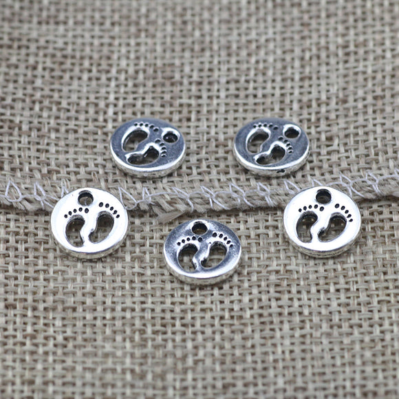 30Pieces/lot 11x11mm Antique Silver Color Baby Feet Round Charms Cute Pendant DIY Handcraft Jewelry
