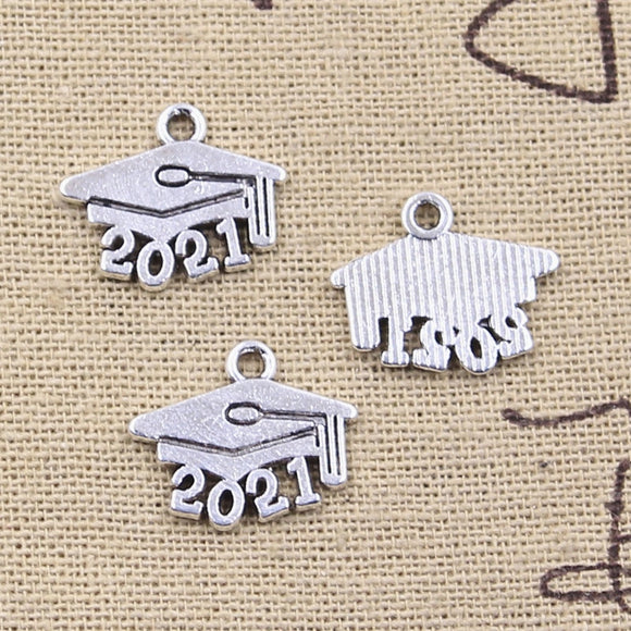 30pcs Charms 2023 2022 2021 2020 Graduation Cap Diploma 14x17mm Antique Silver Color Pendants Making DIY Handmade TibetanJewelry