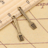 30 piezas de dijes de tenedor de cocina de 25 x 5 mm, colgantes de color bronce tibetano y plata, joyería antigua, artesanía hecha a mano. 