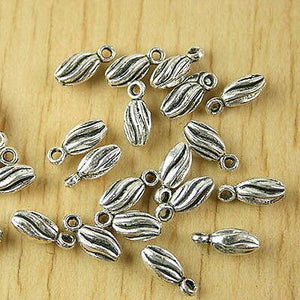 50pcs Tibetan silver lined oval charms h2542