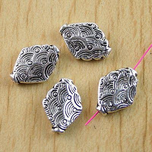 20Pcs Tibetan silver floral rhombus spacer beads h0469