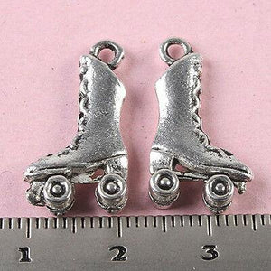 10pcs Tibetan Silver Roller Skates Charms H0505