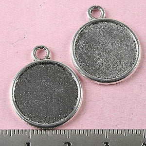 10pcs Tibetan silver crafted flat round charms H1240