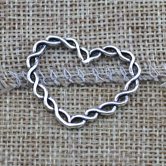8 Pieces 32x26mm Antique Silver Color Heart Charms Hollow Necklace for DIY Jewelry Making