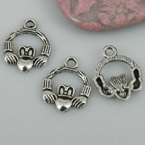 28pcs Tibetan silver color hands holding heart charms EF0431