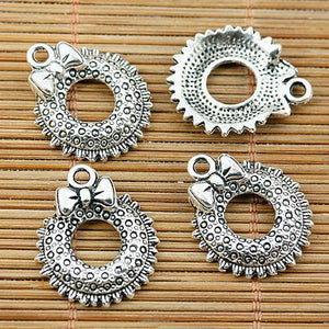 8pcs tibetan silver tone Christmas wreath design charms EF1957