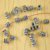 30 cuentas espaciadoras de tubo con tachuelas de color plata tibetana H2642 