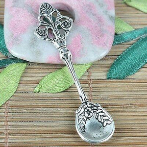 4pcs tibetan silver color flower pattern spoon pendant EF0275