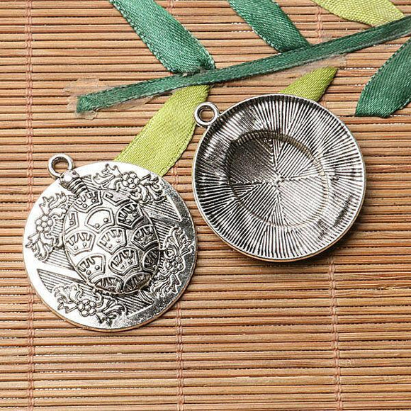Tibetan silver plated carved sea turtle round charm pendants  4pcs  EF3577