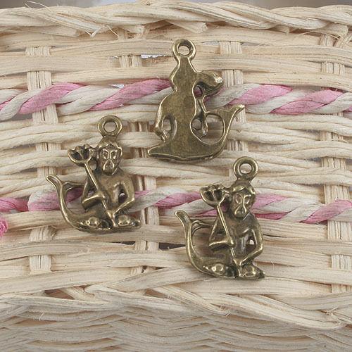10pcs antiqued bronze fisherman pendant charm G862