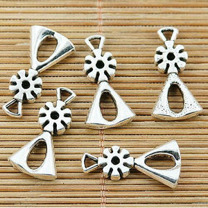 8pcs tibetan silver tone triangle drop charms EF1503