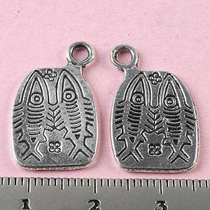 20Pcs Tibetan silver fish Charm beads h0077