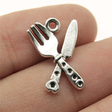WYSIWYG 10pcs 20x14mm Tableware Knife And Fork Charms Antique Silver Color Pendant Charms Jewelry Findings For Jewelry Making
