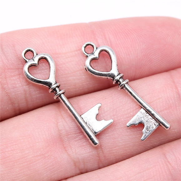 WYSIWYG 20pcs Charms 28x8mm Heart Key Charms For Jewelry Making DIY Jewelry Findings Antique Silver Color Alloy Charms Pendant