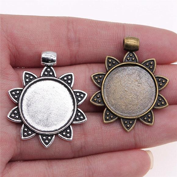 WYSIWYG 4pcs 20mm Inner Size 2 Colors Fashion Round Flower Style Zinc Alloy Cameo Cabochon Base Setting Charms Pendant DIY