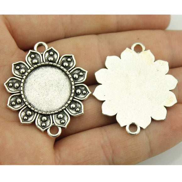 WYSIWYG 5pcs 18mm Inner Size Antique Silver Color Flower Connector Style Zinc Alloy Cameo Cabochon Base Setting Charms Pendant